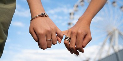 Bransoletki dla par Manoki – subtelny symbol bliskości